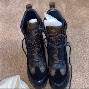 Louis Vuitton LAUREATE PLATFORM DESERT BOOT